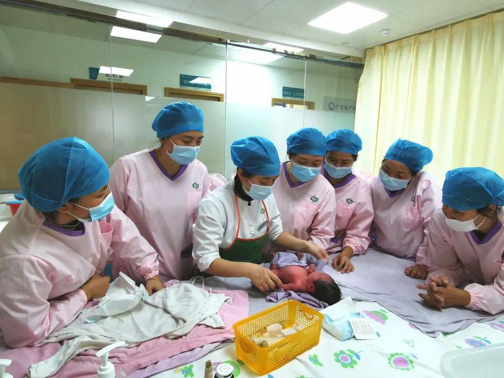 哈密妇婴监护型护送